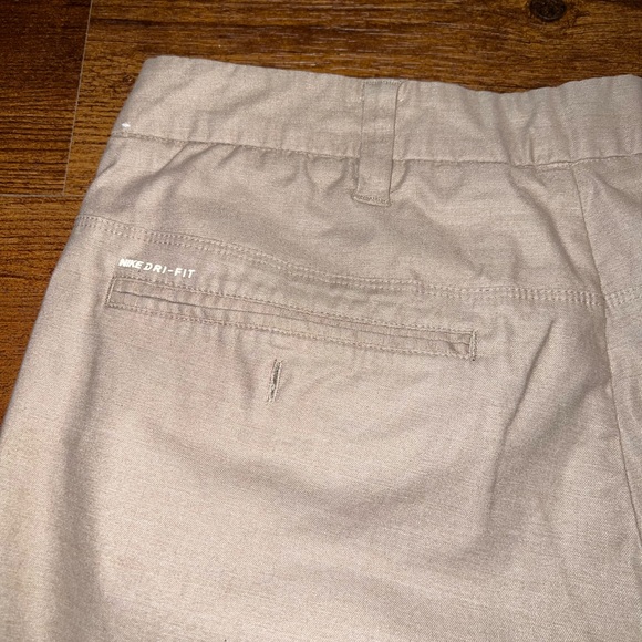 Hurley Men's Beige Flat Front Chino Hybrid Nike Dri Fit Shorts Size 34 - Picture 5 of 8